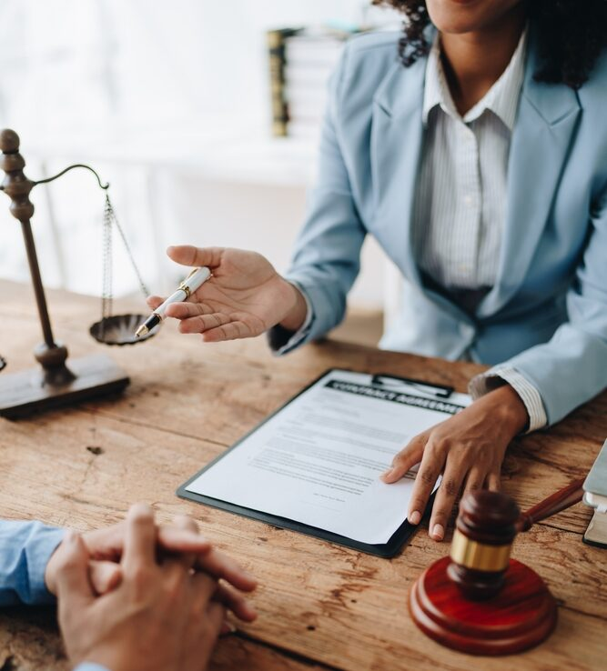 Abogados asesores en venta de casas